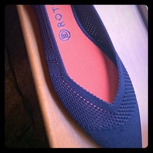 New Navy Blue Point Rothys, sz 11